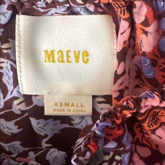 Anthropologie Maeve Vallita
Off Shoulder Ruffle Top
Burgundy Floral Sz Small EUC - Picture 4 of 6